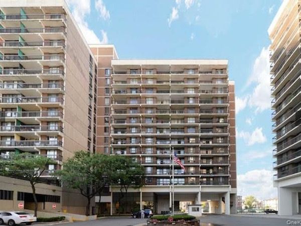 152-18 Union Turnpike , Unit 8S, Flushing, NY 11367