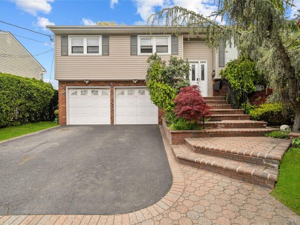 2501 Rose Place , Westbury, NY 11590