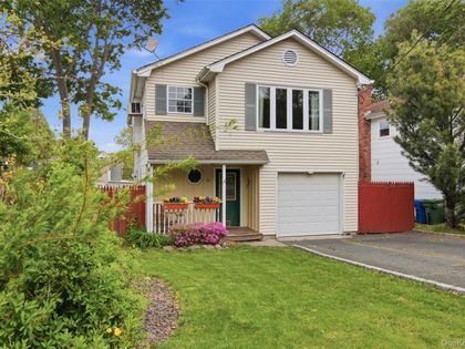 23 Woodside Avenue Port Jefferson, NY 11777