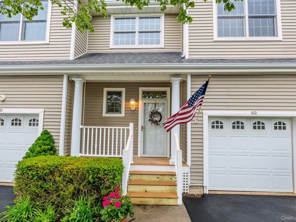 100 Cove Lane, Unit 100, East Setauket, NY 11733