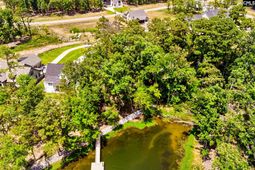 925 Salisbury Court photo 4
