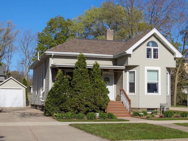 710 1st Avenue NW, Faribault, MN 55021