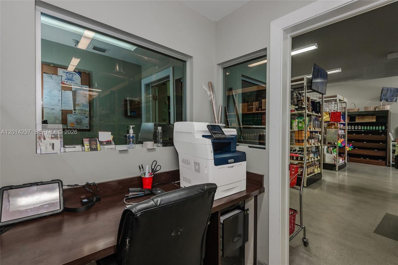 17173 Pines Blvd , Pembroke Pines, FL 33027 Photo