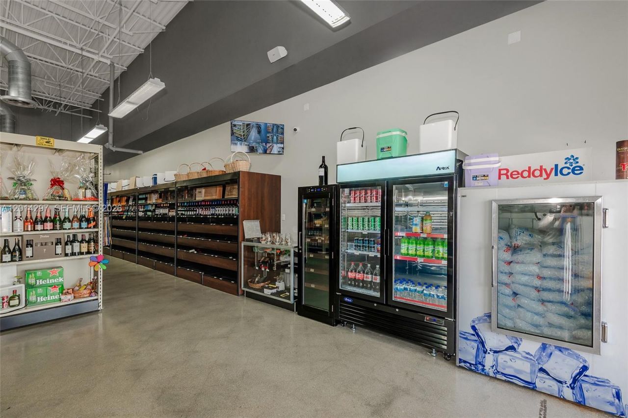 17173 Pines Blvd , Pembroke Pines, FL 33027 Photo