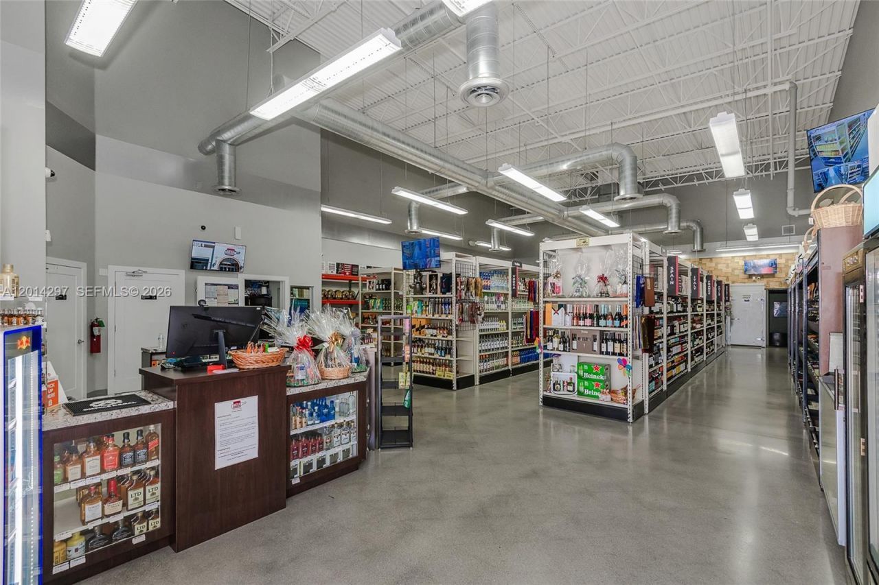 17173 Pines Blvd , Pembroke Pines, FL 33027 Photo