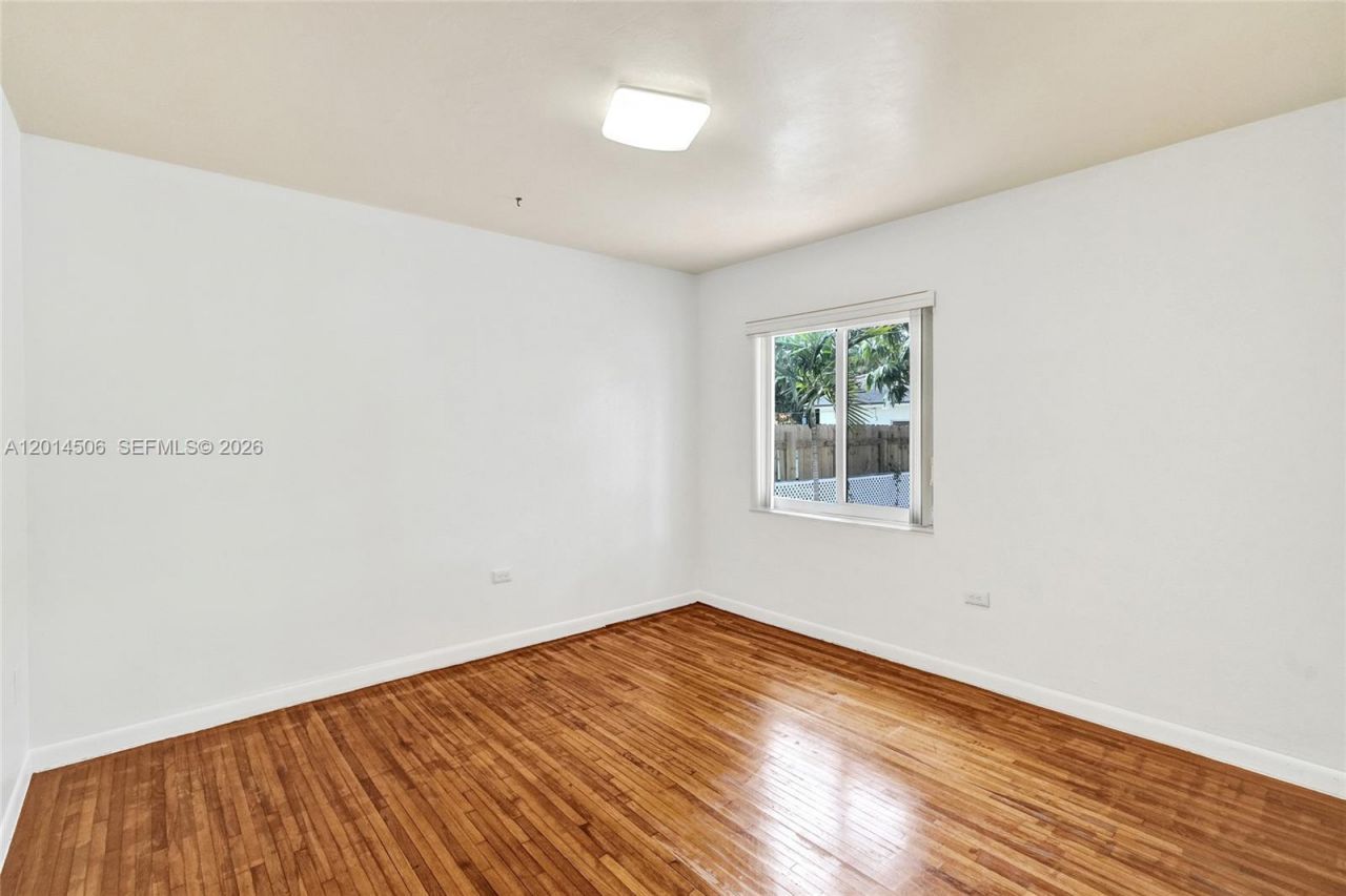 2420 SW 16th St , Miami, FL 33145 Photo