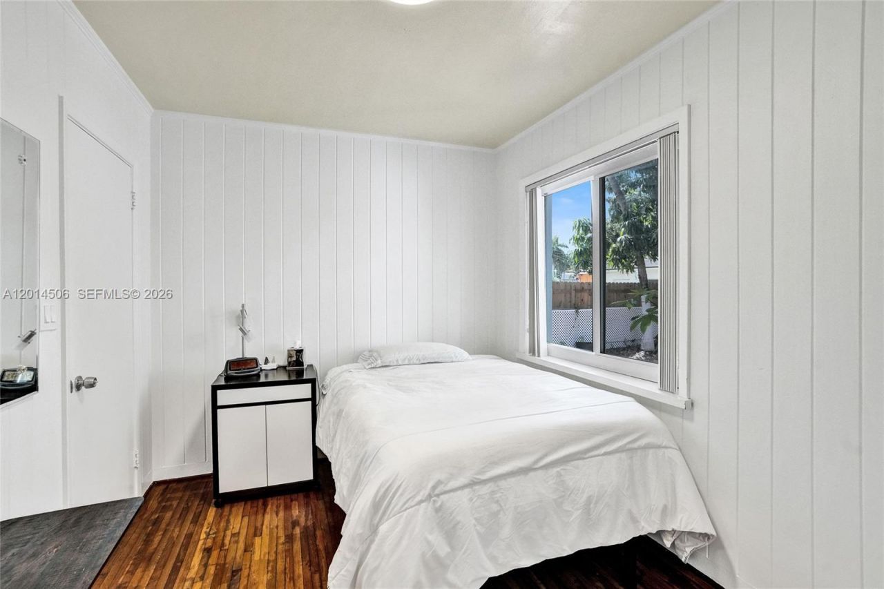 2420 SW 16th St , Miami, FL 33145 Photo