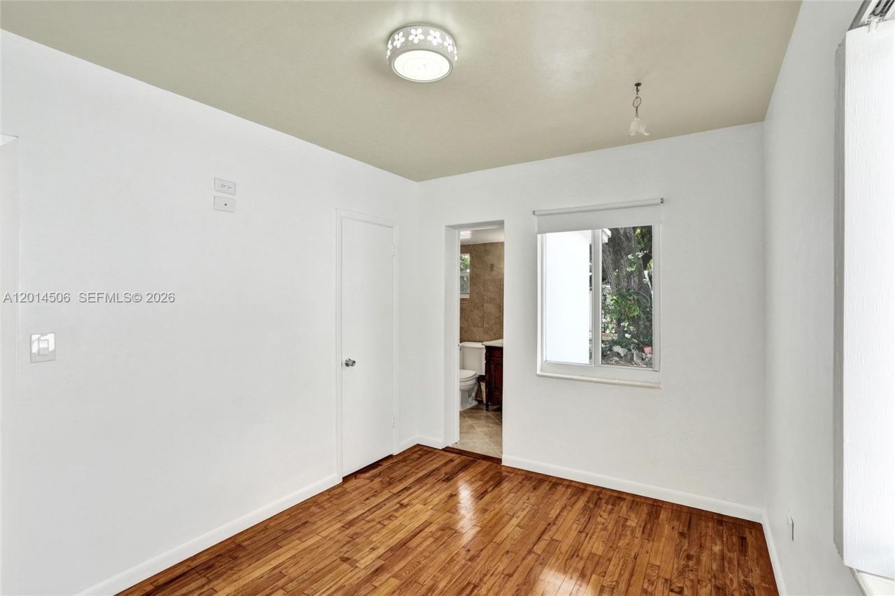 2420 SW 16th St , Miami, FL 33145 Photo