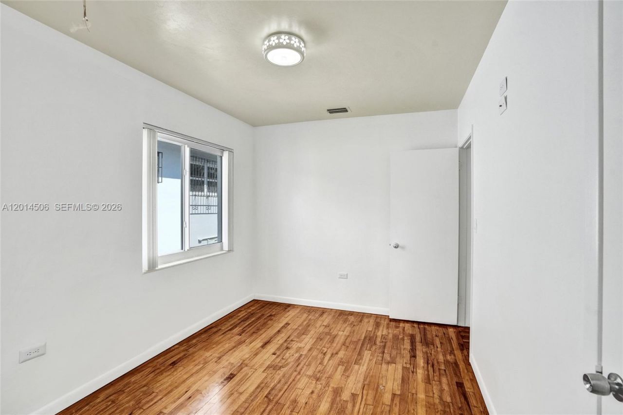 2420 SW 16th St , Miami, FL 33145 Photo