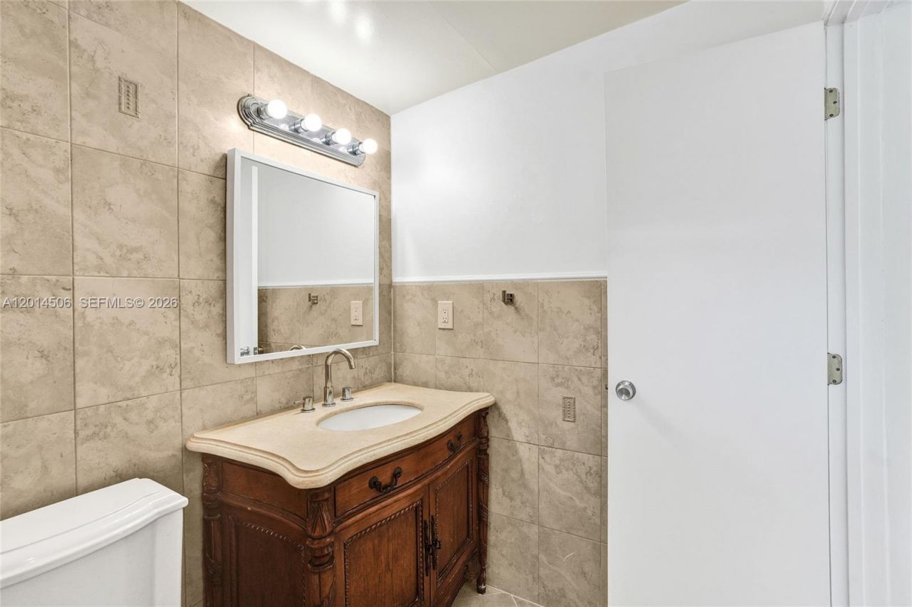 2420 SW 16th St , Miami, FL 33145 Photo