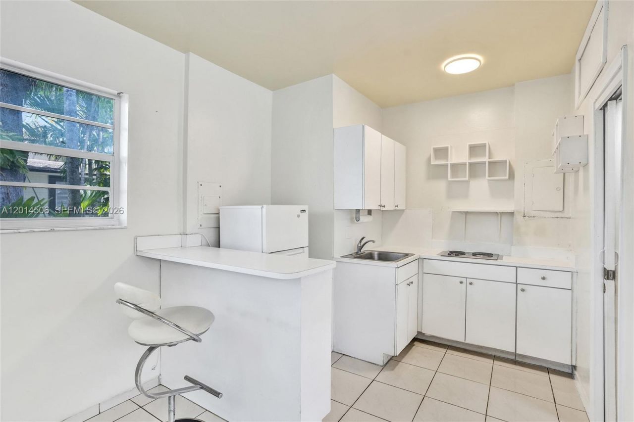 2420 SW 16th St , Miami, FL 33145 Photo