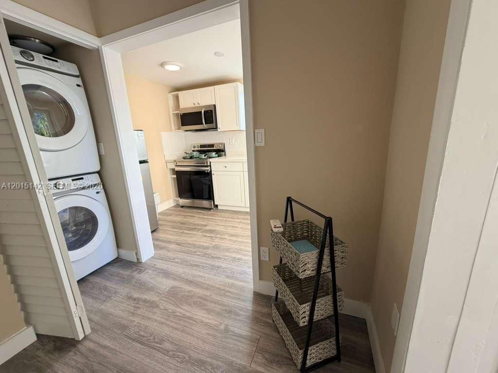 943 79th Ter, Unit 202, Miami Beach, FL 33141 Photo