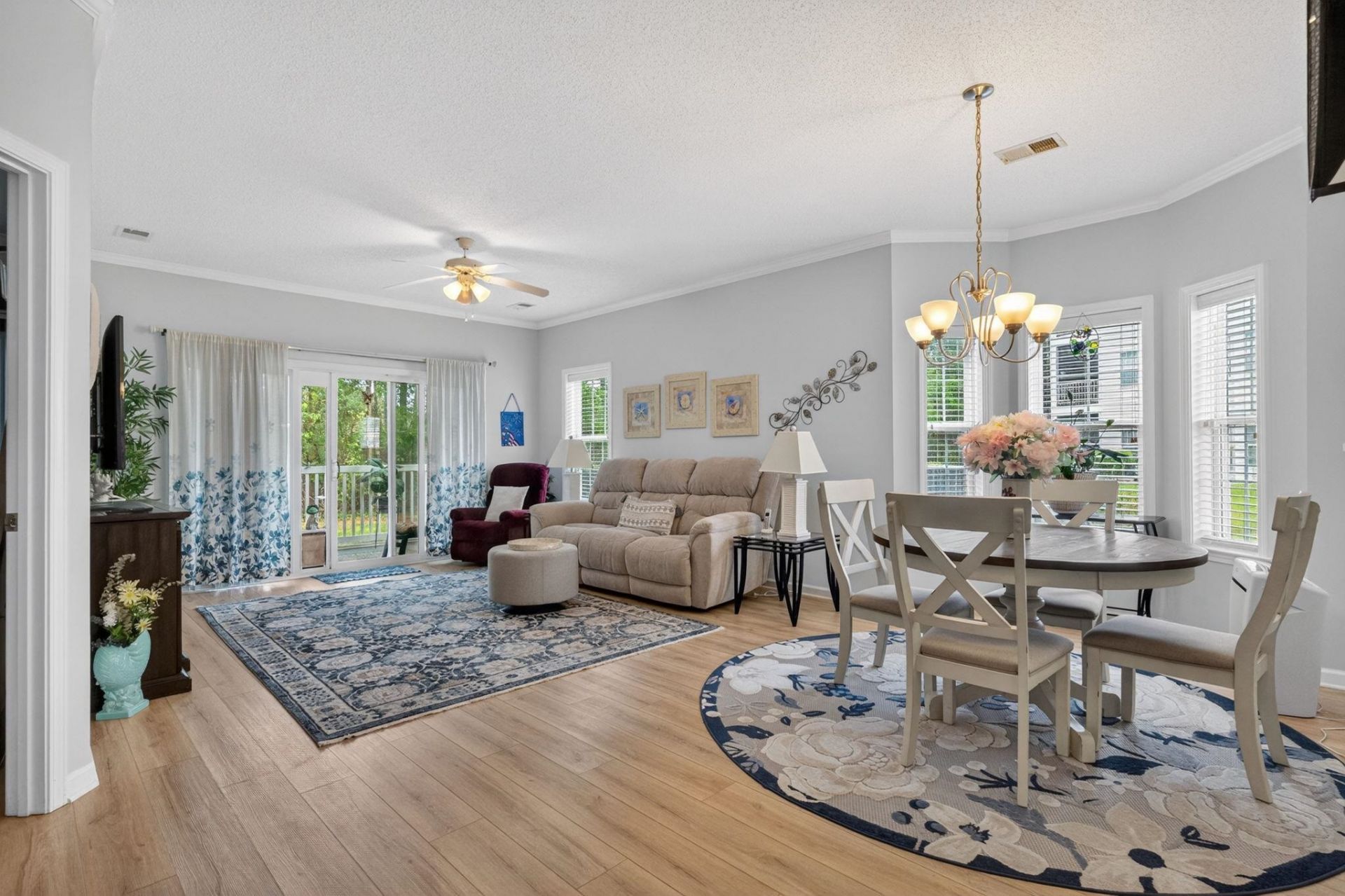 750 Charter Dr.  Photo 15