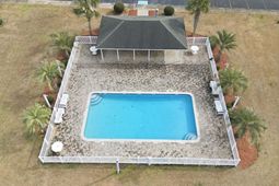 750 Charter Dr.  photo 4