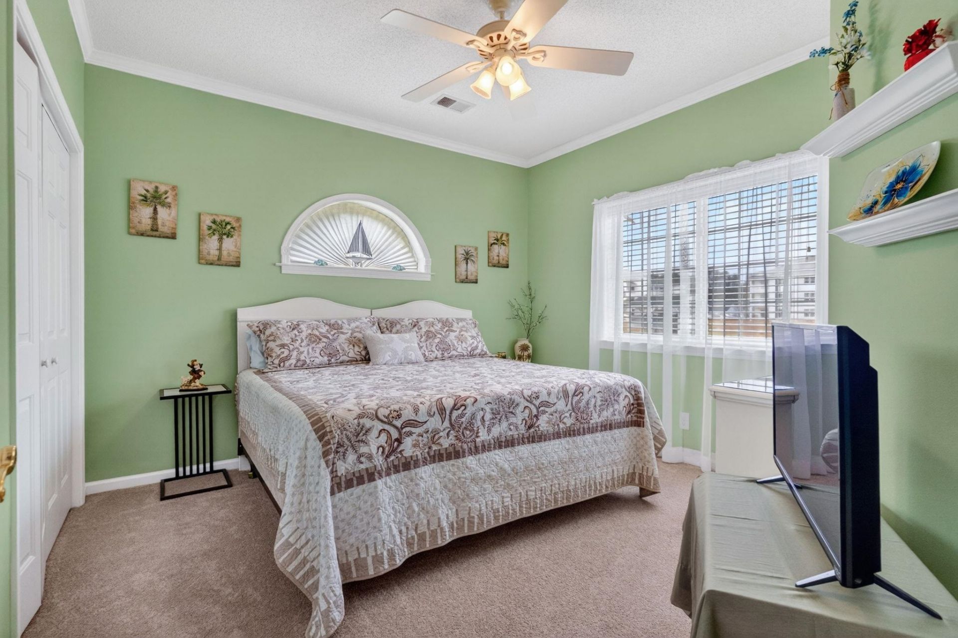 750 Charter Dr.  Photo 6
