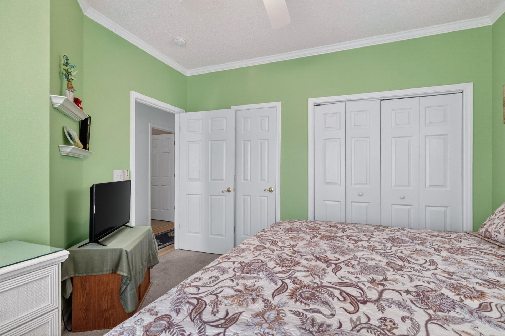 750 Charter Dr.  Photo 7