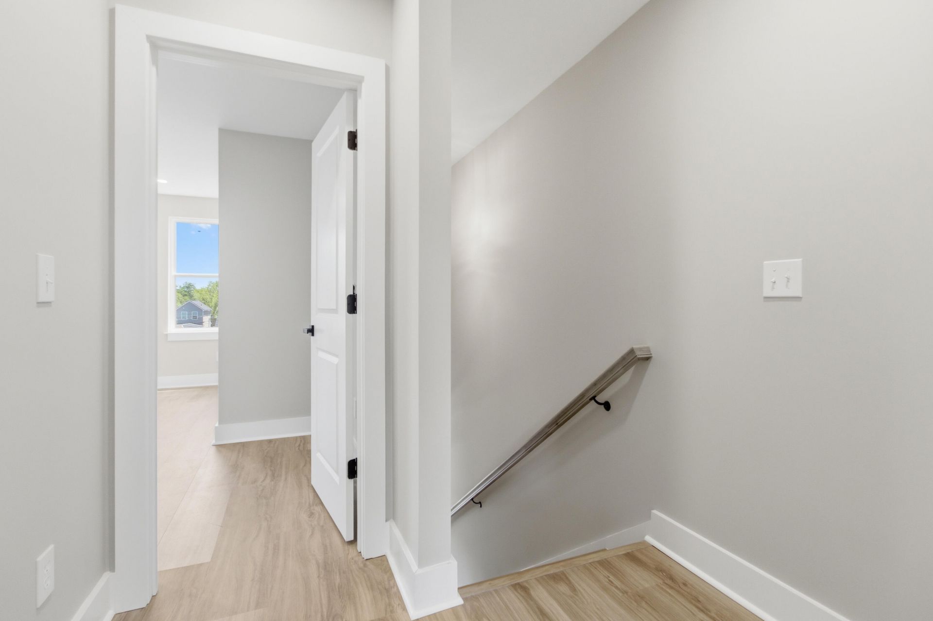 2009 Arbutus Avenue Photo 28