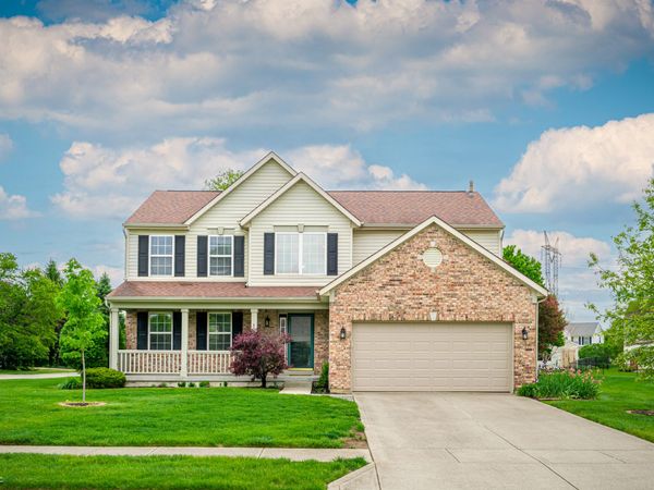 6511 Hyde Park Drive, Zionsville, IN 46077