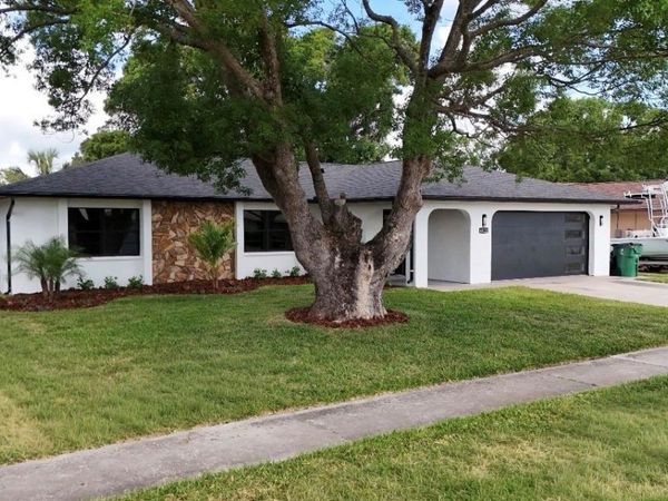 6111 18TH STREET , ZEPHYRHILLS, FL 33542
