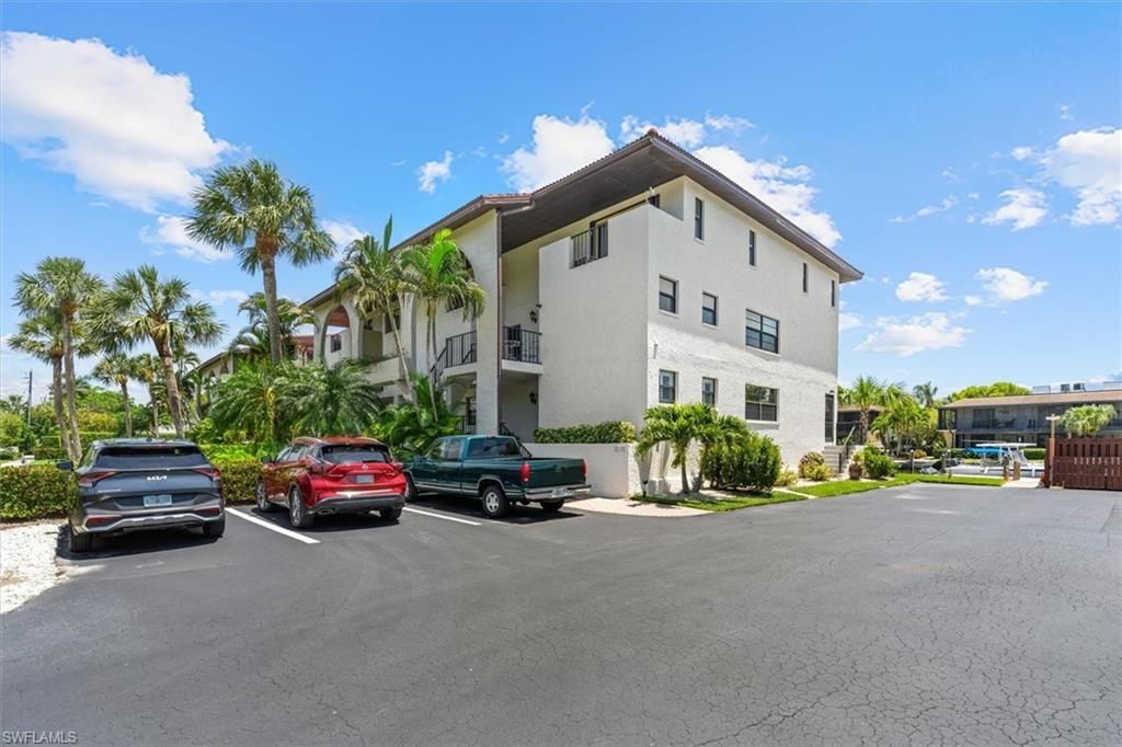 1400 Blue Point Ave, Unit 104, Naples, FL 34102 Photo