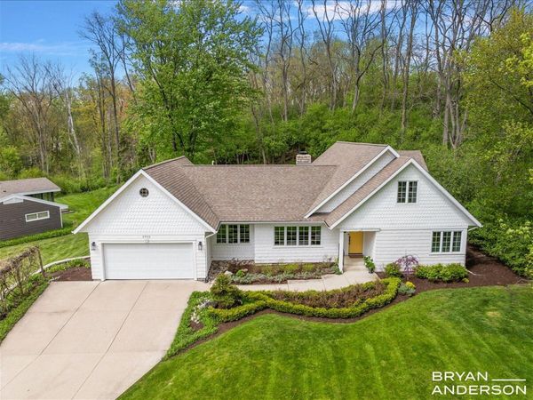 2925 Reeds Lake Boulevard SE, East Grand Rapids, MI 49506