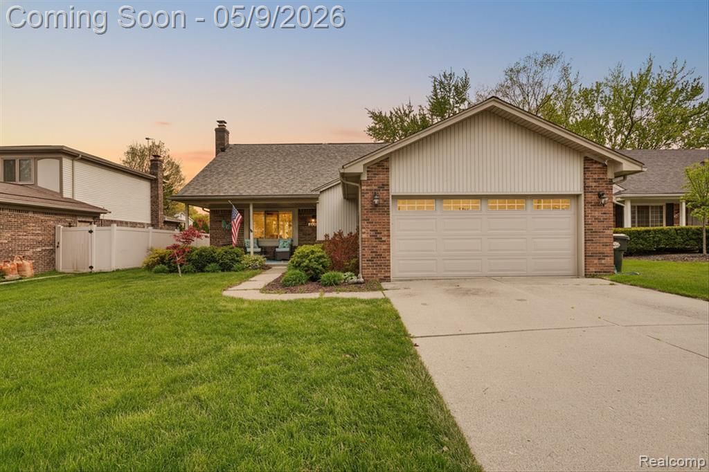 16621 Gatehouse Drive, Woodhaven, MI 48183 Main Photo