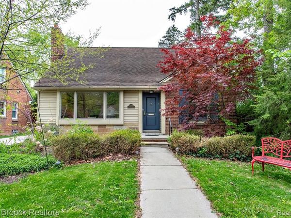 12769 Lasalle Lane, Huntington Woods, MI 48070