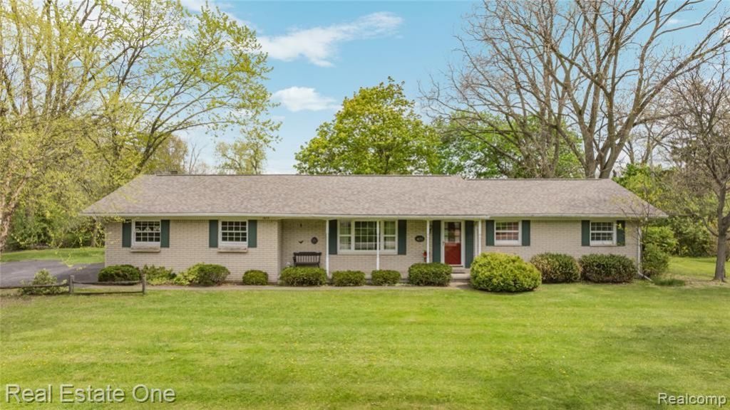 1675 Ledbury Drive, Bloomfield Hills, MI 48304 Main Photo