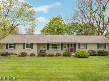 1675 Ledbury Drive, Bloomfield Hills, MI 48304