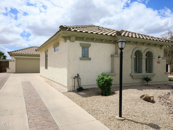 7715 E BUTTE Street, Mesa, AZ 85207