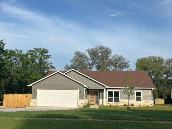 1415 Bluebonnet DR, Marble Falls, TX 78654