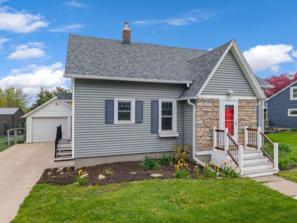 530 2nd Avenue NW, Plainview, MN 55964