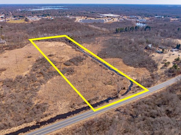 8603 Oakland Drive, Portage, MI 49024