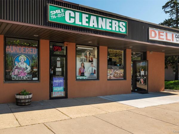 6 6 East Village Green E, Levittown, NY 11756