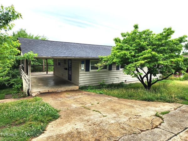 546 Bays View Court, Kingsport, TN 37660