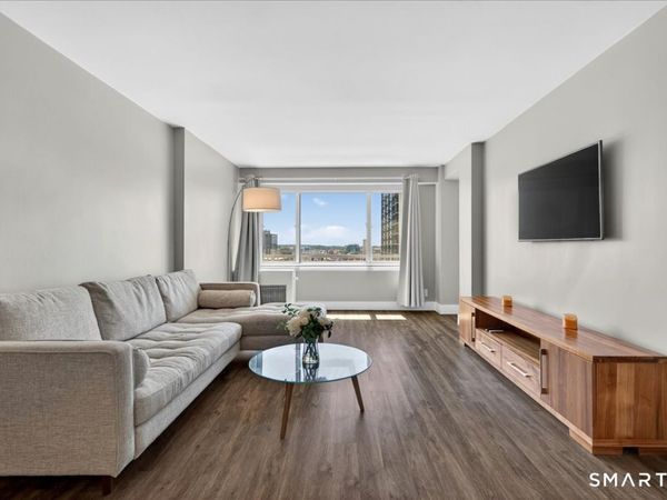 100 York, Unit 16J, New Haven, CT 06511