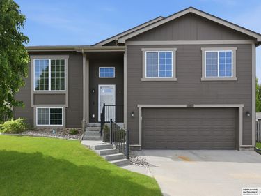 7407 Peters Street , La Vista, NE 68128