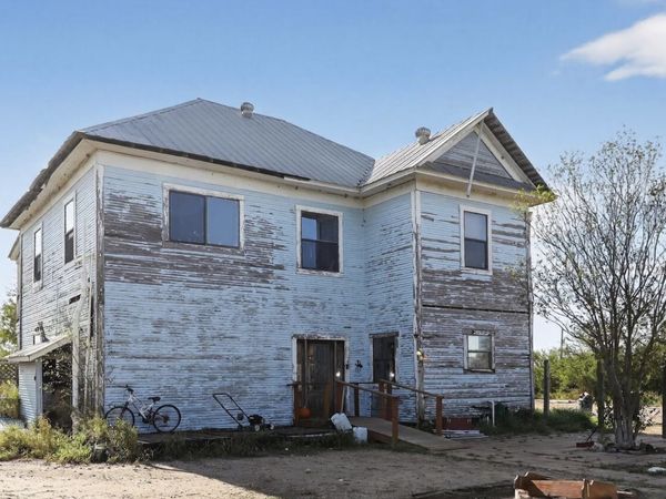 1440 School Dr, Poteet, TX 78065
