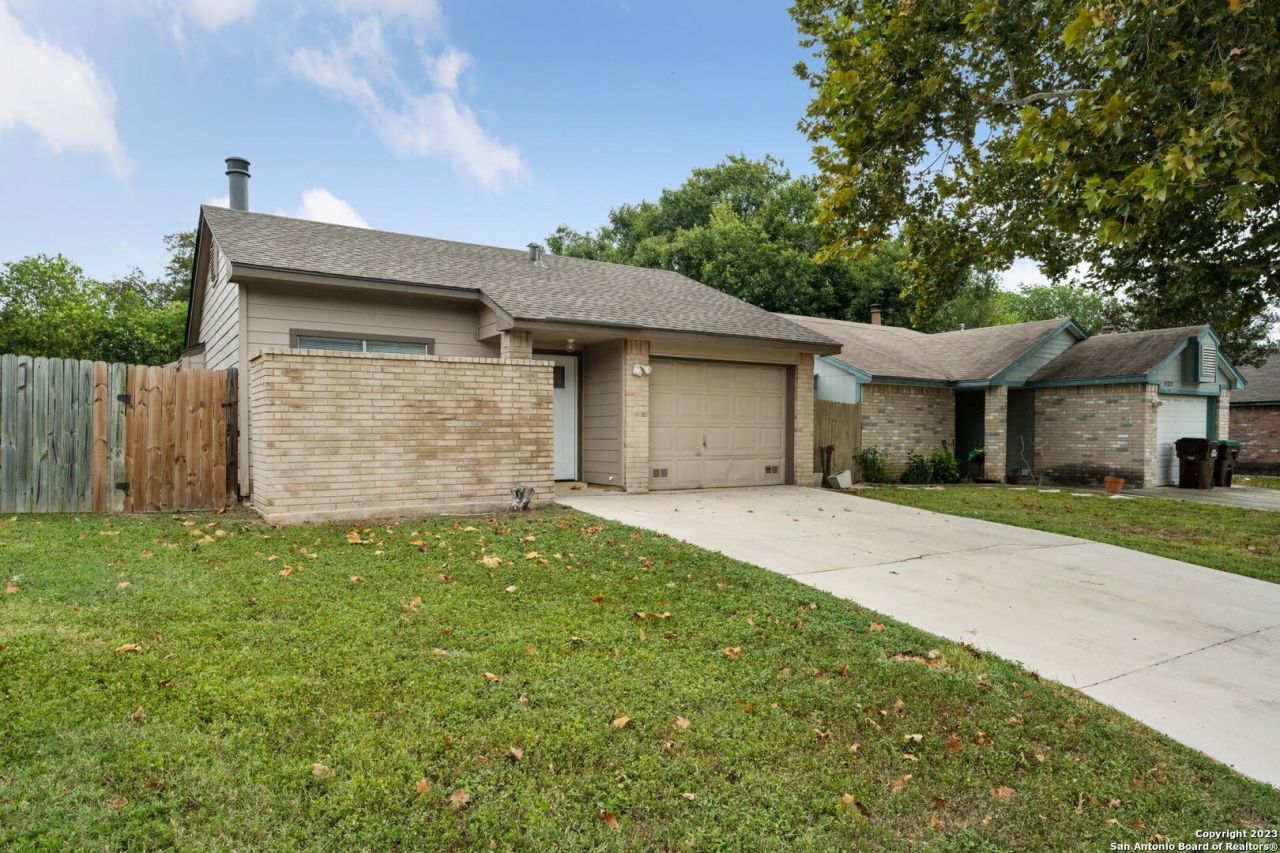 11331 Two Wells Dr, San Antonio, TX 78245 Main Photo