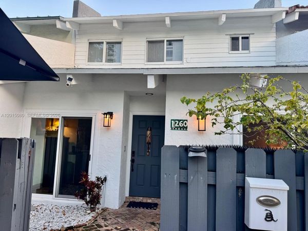 1260 SE 2nd St , Unit 1260, Fort Lauderdale, FL 33301