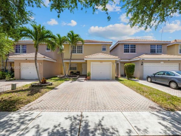 9288 NW 55th St, Sunrise, FL 33351