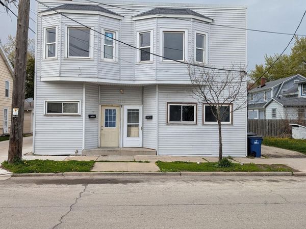 3010 17th St, Racine, WI 53405