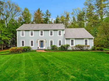 46 Veronica Drive, Bedford, NH 03110