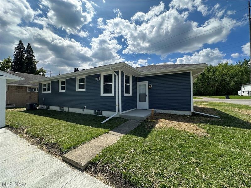 2502 Stocker Avenue, Youngstown, OH 44505 Photo 2
