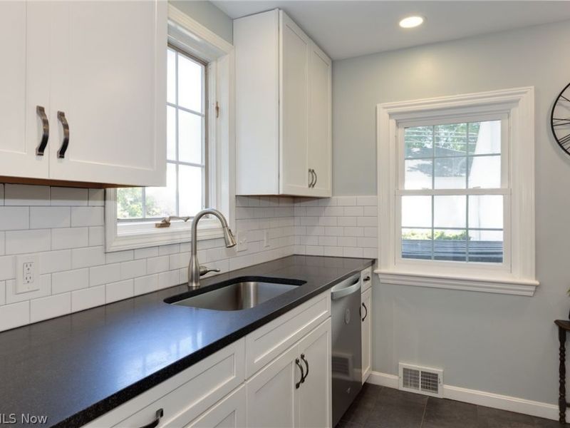 3655 Traver Road, Shaker Heights, OH 44122 Photo 14