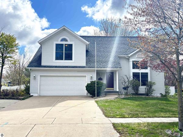 1512 Grand W, Mt Pleasant, MI 48858