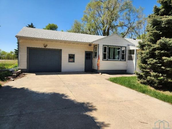 1002 Westend Dr., Vermillion, SD 57069