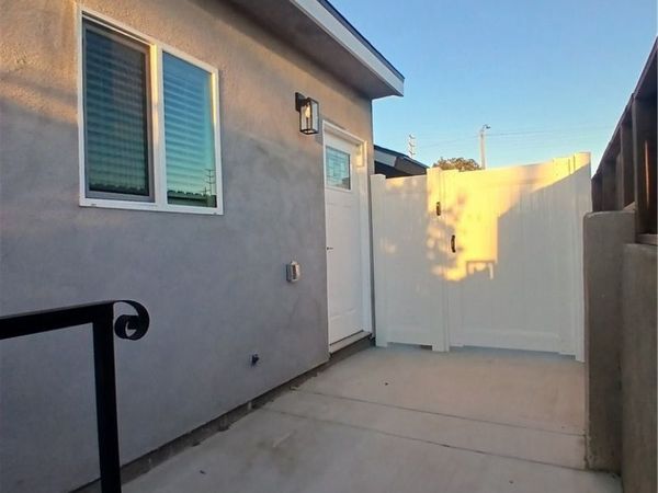1133 N Earl Place, Unit B, Anaheim, CA 92806