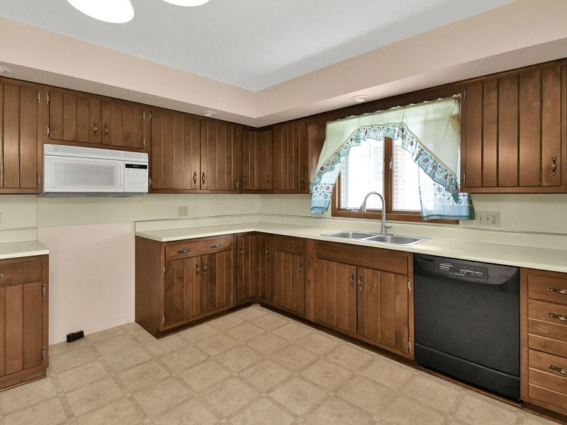 1145 Lynne Avenue , Bucyrus, OH 44820 Photo 8