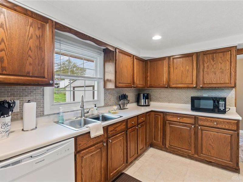 410 Tionda Drive, Vandalia, OH 45377 Photo 14